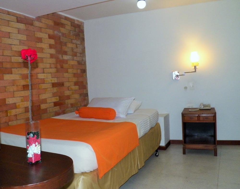 Hotel Casa Santa Monica Norte Калі Екстер'єр фото