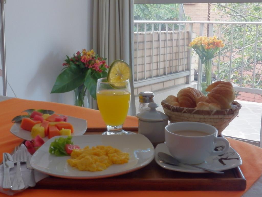 Hotel Casa Santa Monica Norte Калі Екстер'єр фото